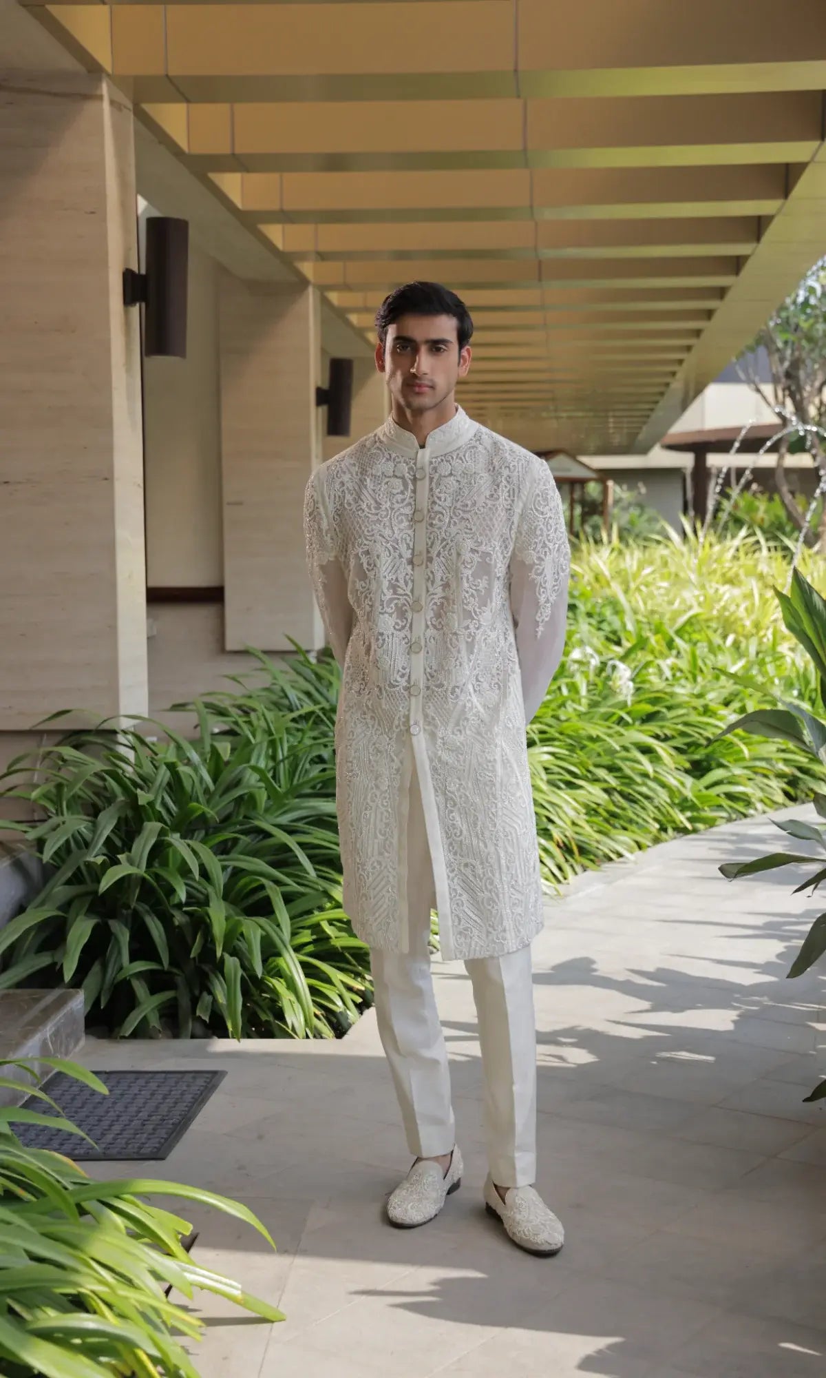 Sherwani Men