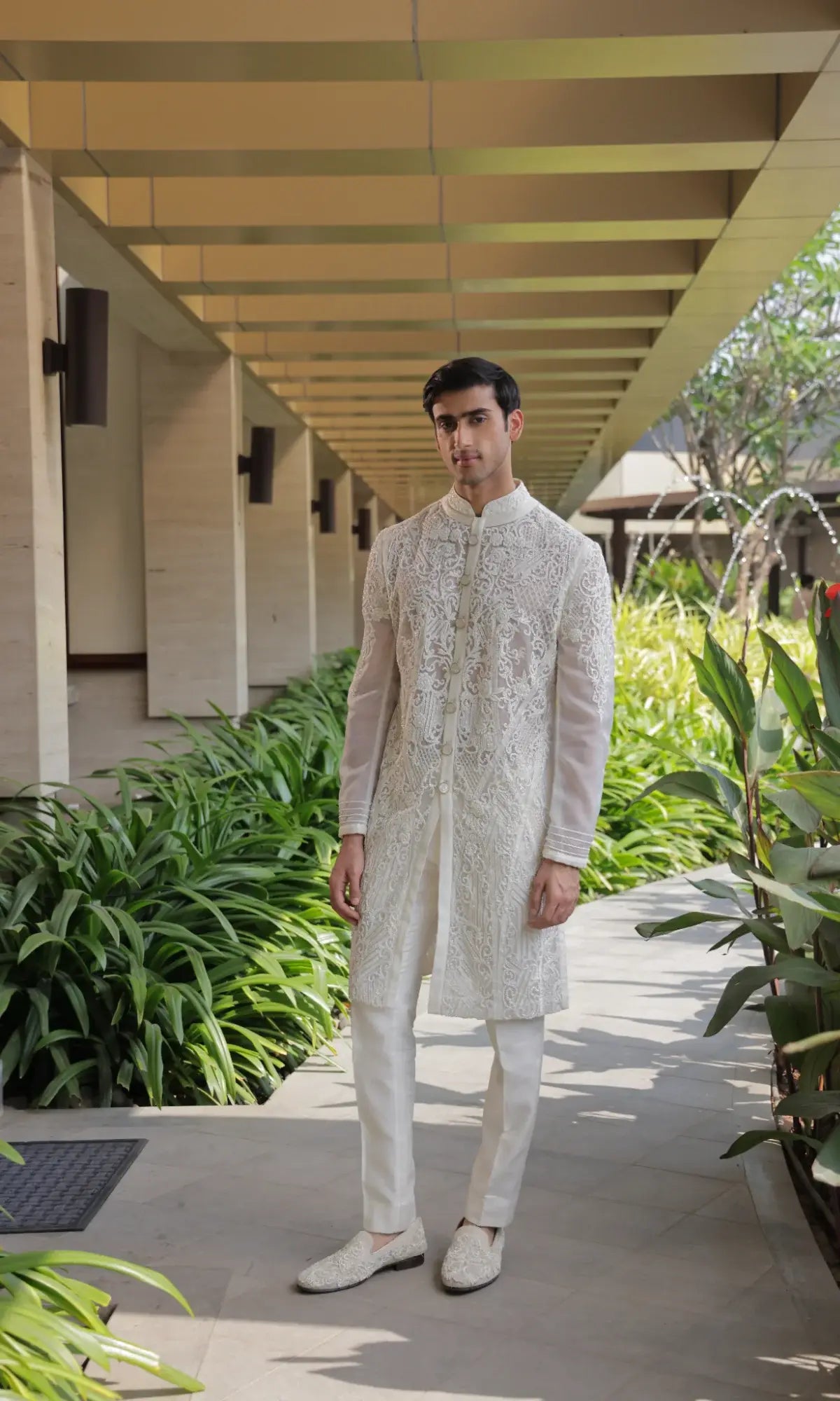 Sherwani Men