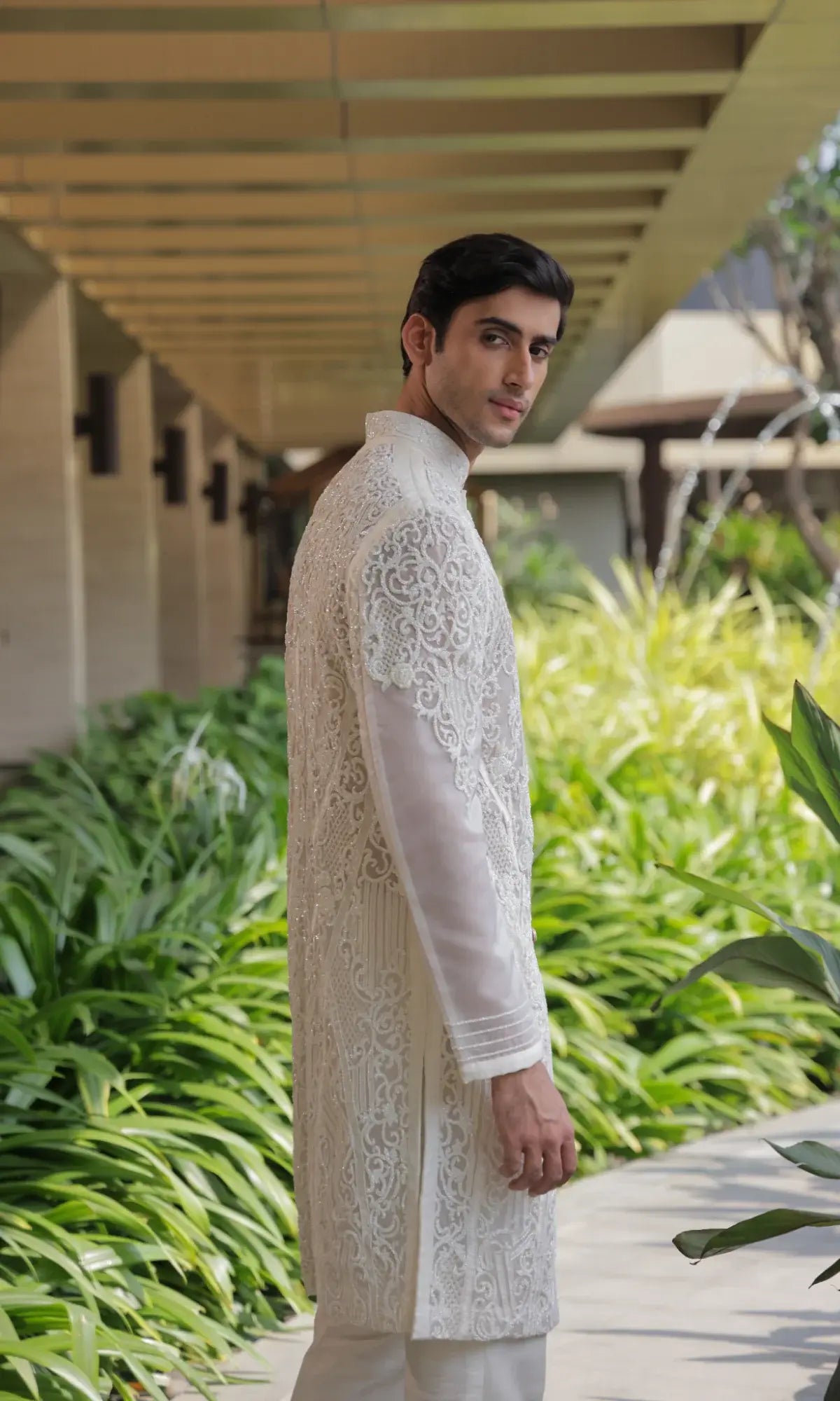 Sherwani Men