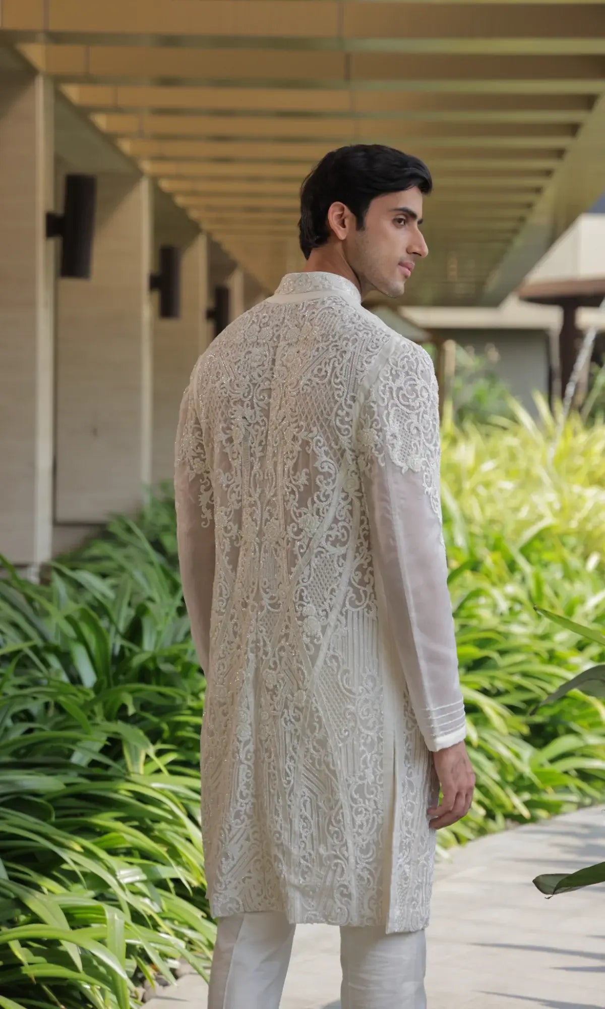 Sherwani Men