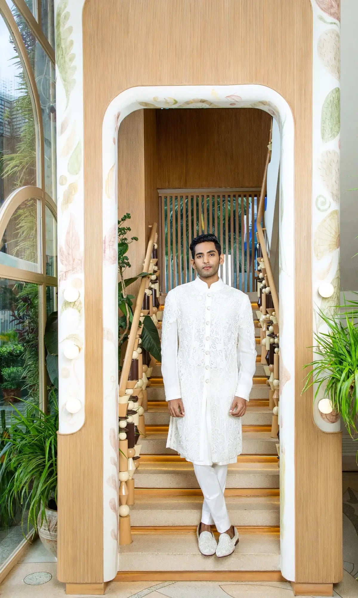 Sherwani Men