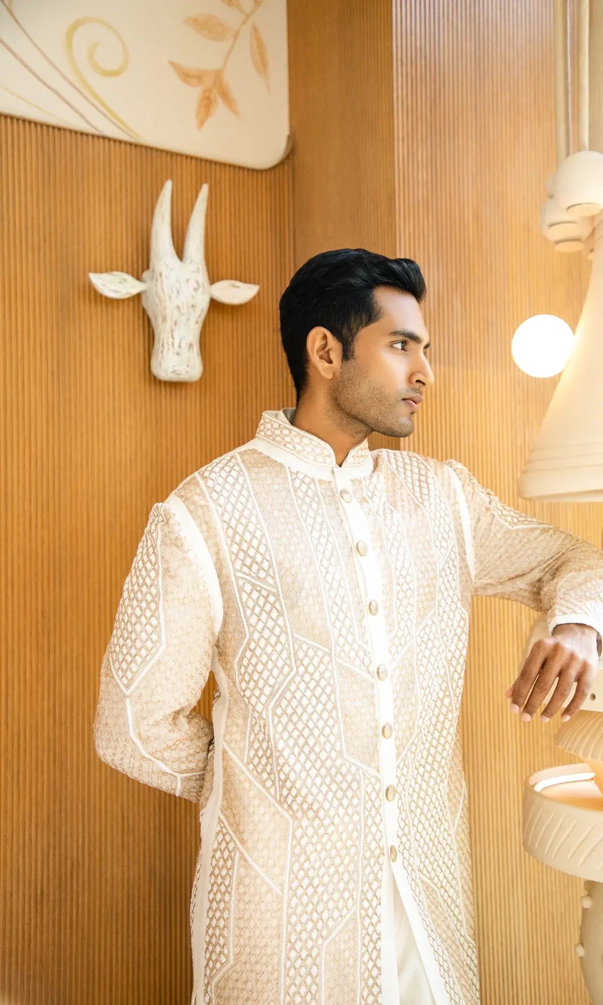 Sherwani Men